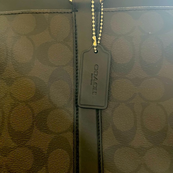 Want to look sharp in your office? This COACH briefcase/laptop bag will do it!! - Picture 6 of 6
